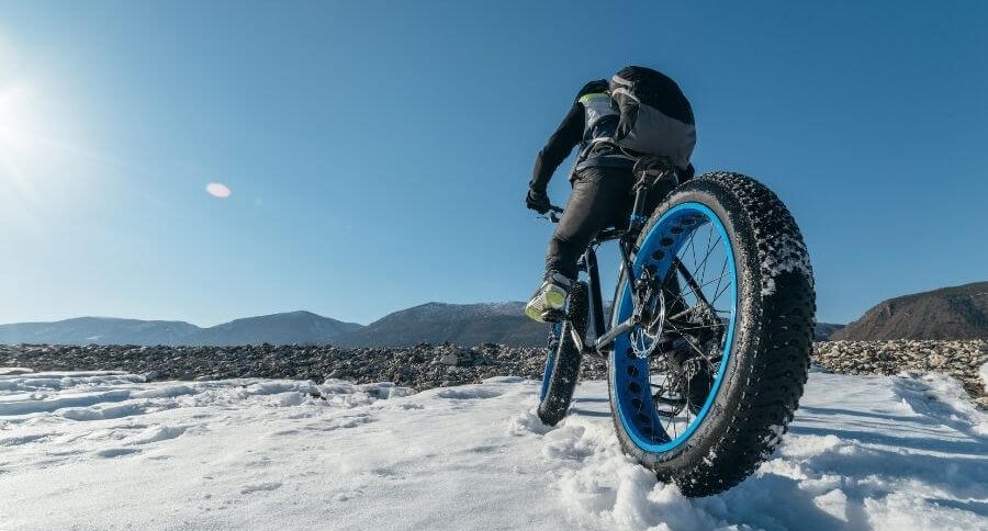 Veste vélo hiver : le top de la protection thermique pour la route