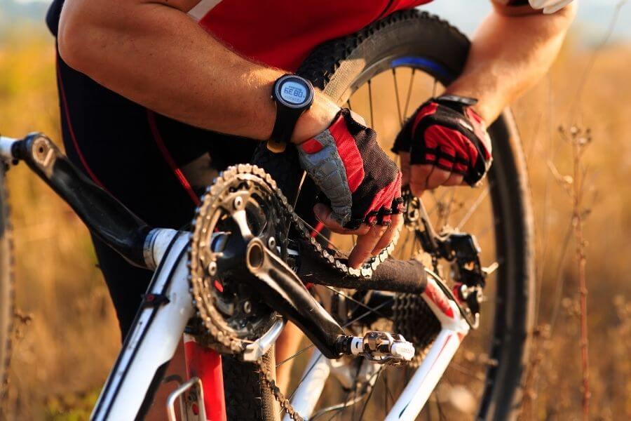 Comment choisir un lubrifiant de chaîne pour votre vélo – SIROKO CYCLING  COMMUNITY