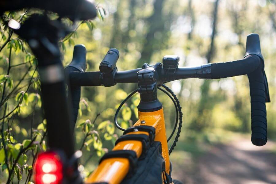 Vélo Gravel en forêt